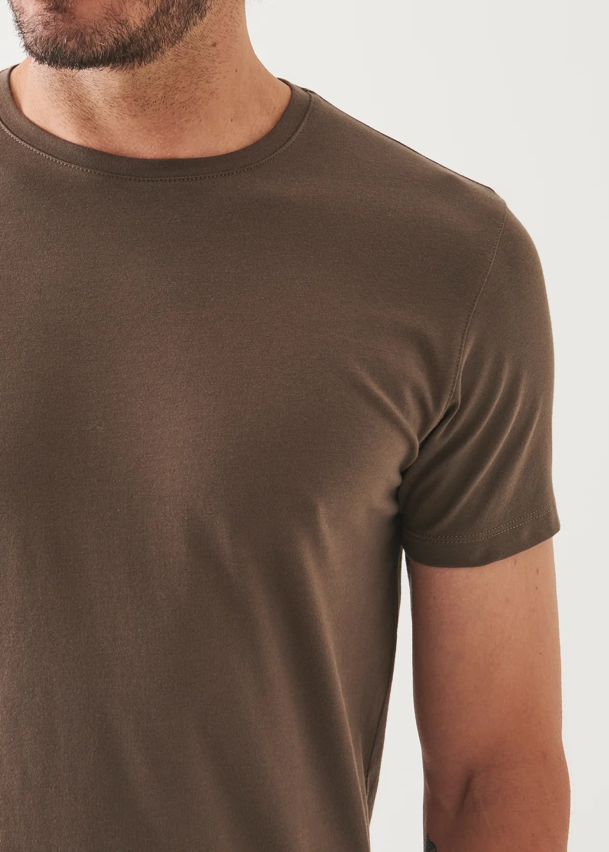 Iconic Pima Cotton Stretch T-Shirt in Chestnut