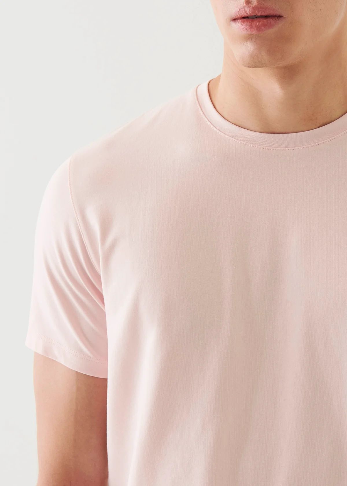 Iconic Pima Cotton Crew Neck in Powder Pink