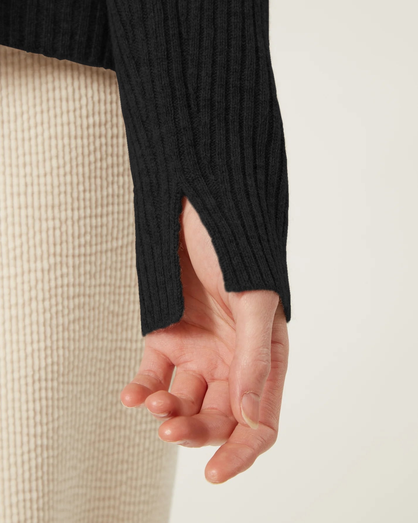 Bara Wool Cashmere Sweater in Black