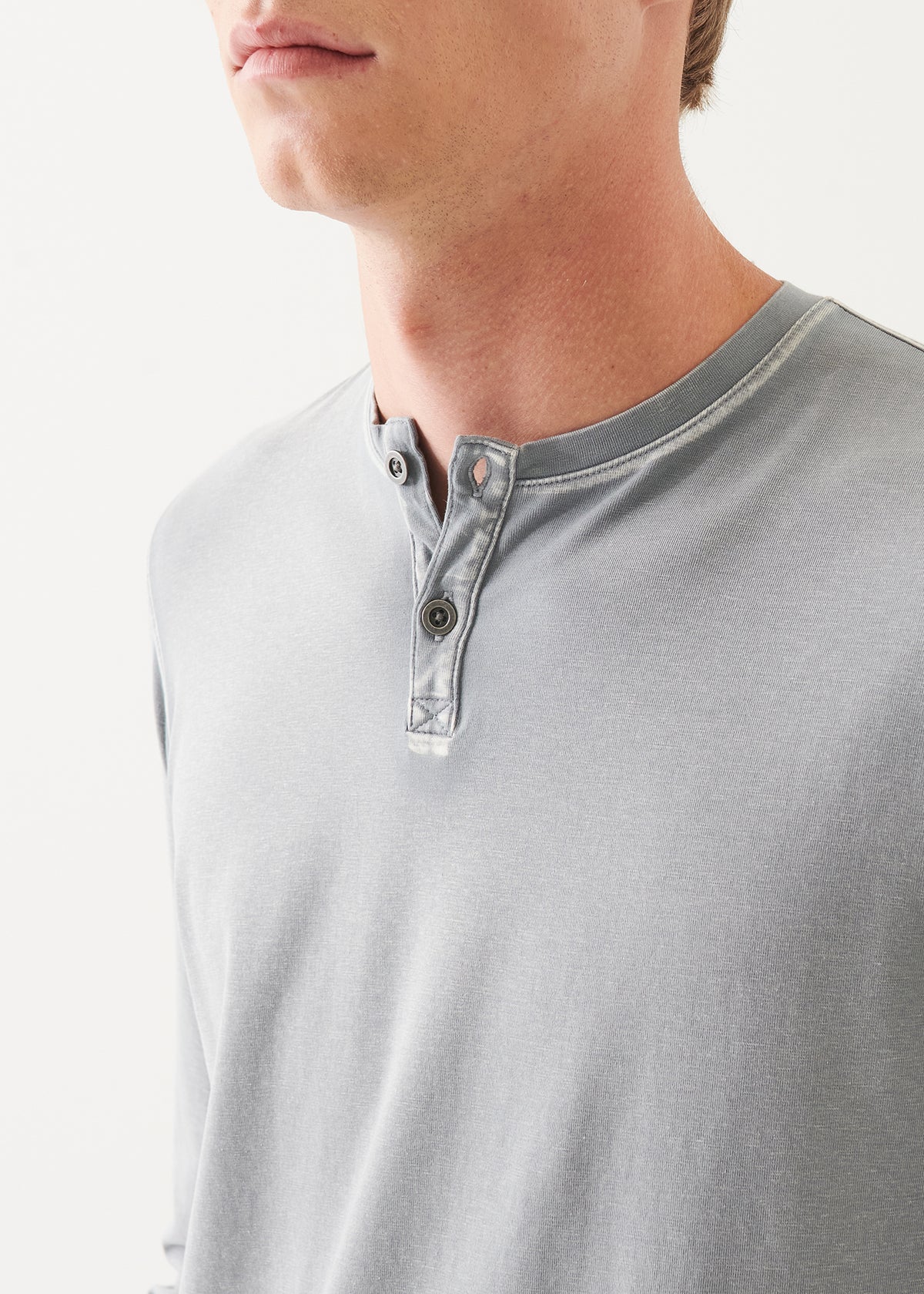 Vintage Wash Henley in Grey Mist