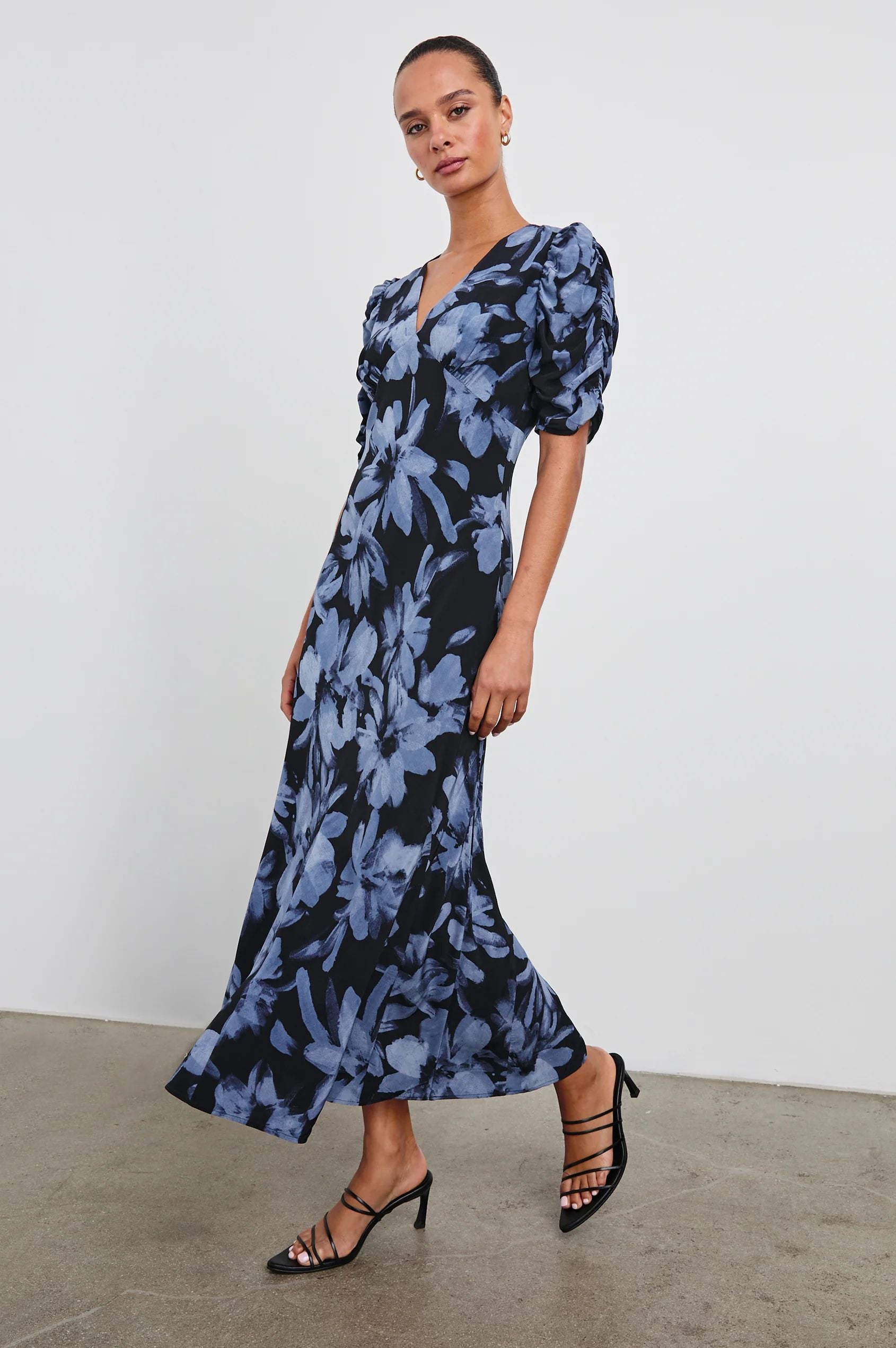 Zariah Dress in Midnight Lily