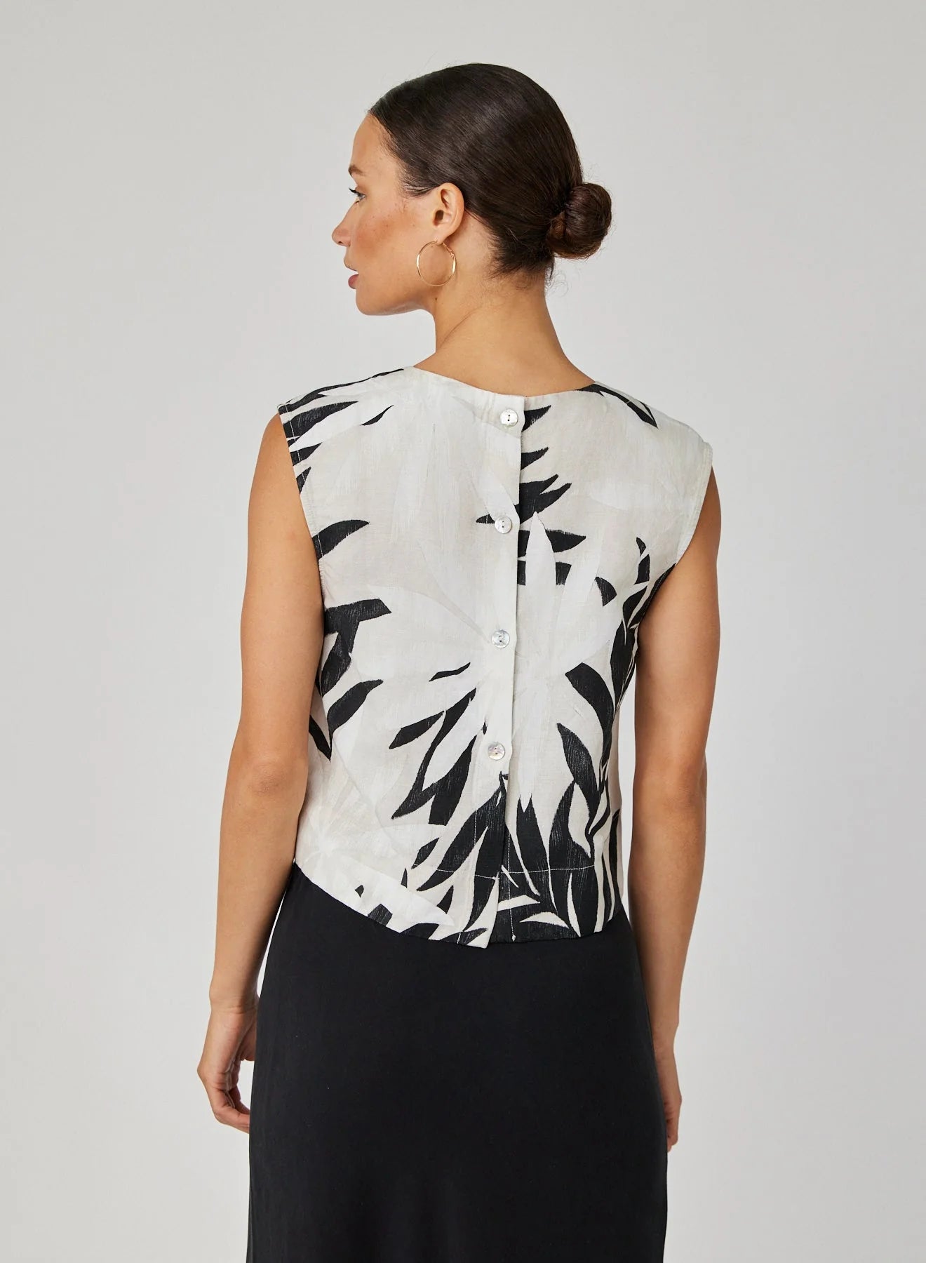 Boxy Button Back Top in Maui Palm Print