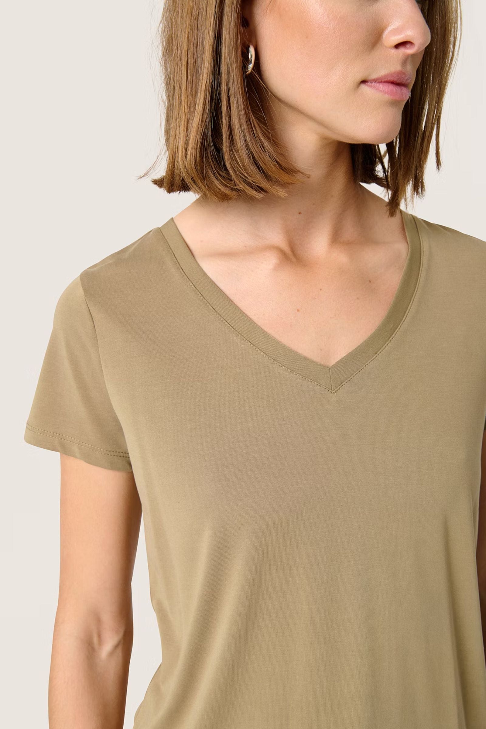 Columbine V-Neck T-Shirt in Covert Green